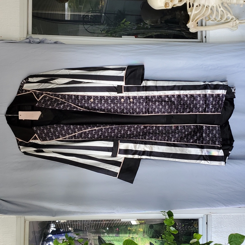 We are hah robe and nighty sz l🥰